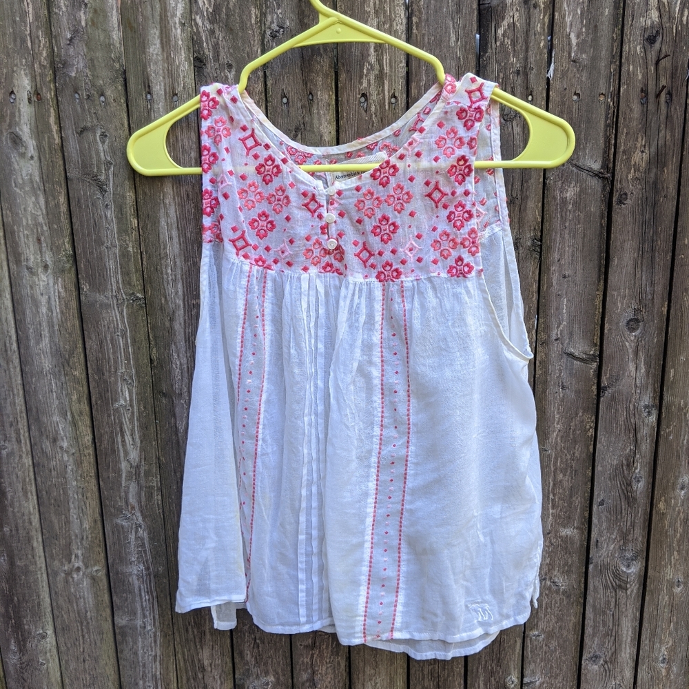 Abercrombie and Fitch Red White Embroidered tank m